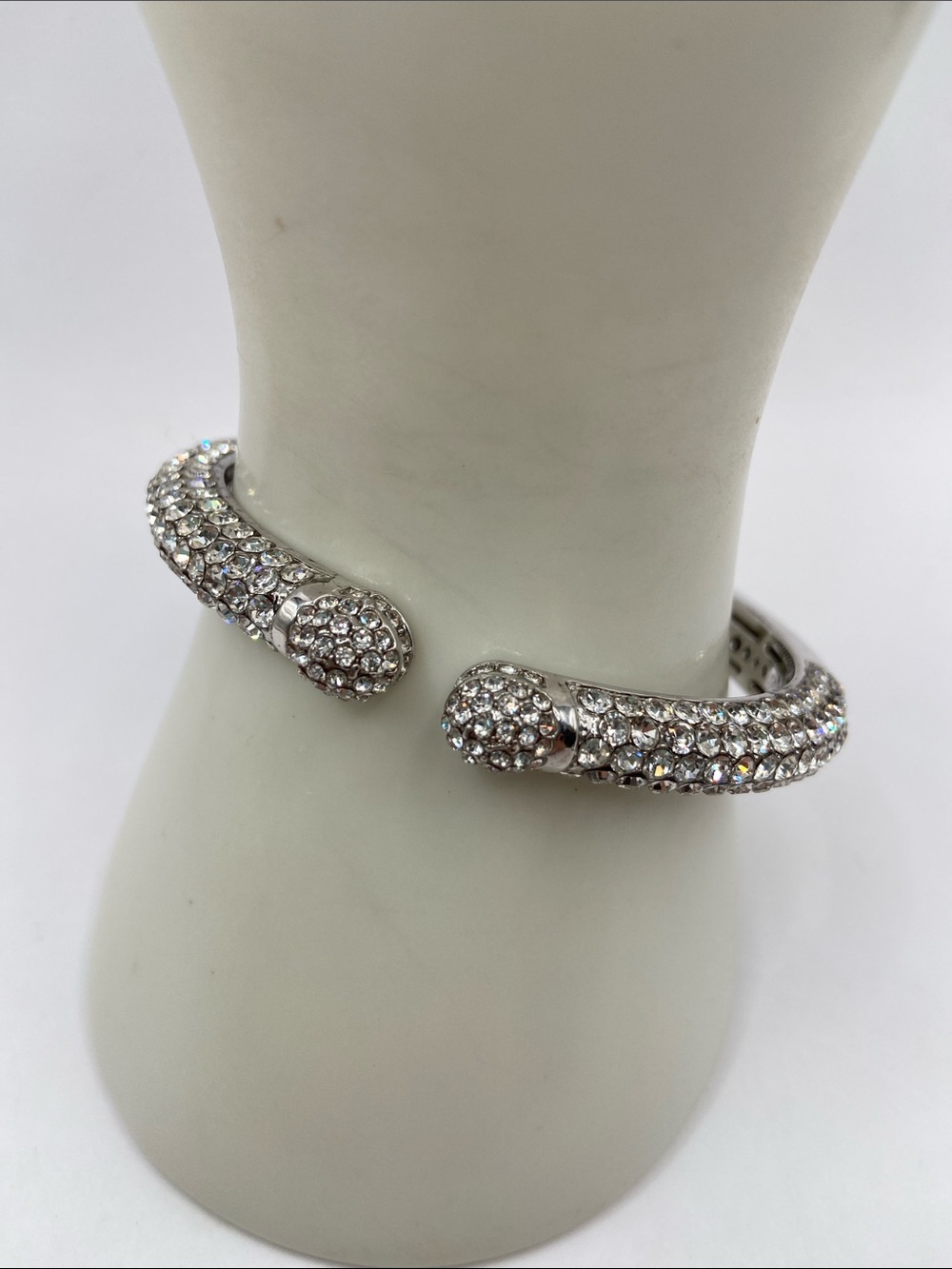 Joan Boyce Kissable Cuff Pave Crystal Hinged Cuff Bracelet Silver Tone Size M - Picture 6 of 8